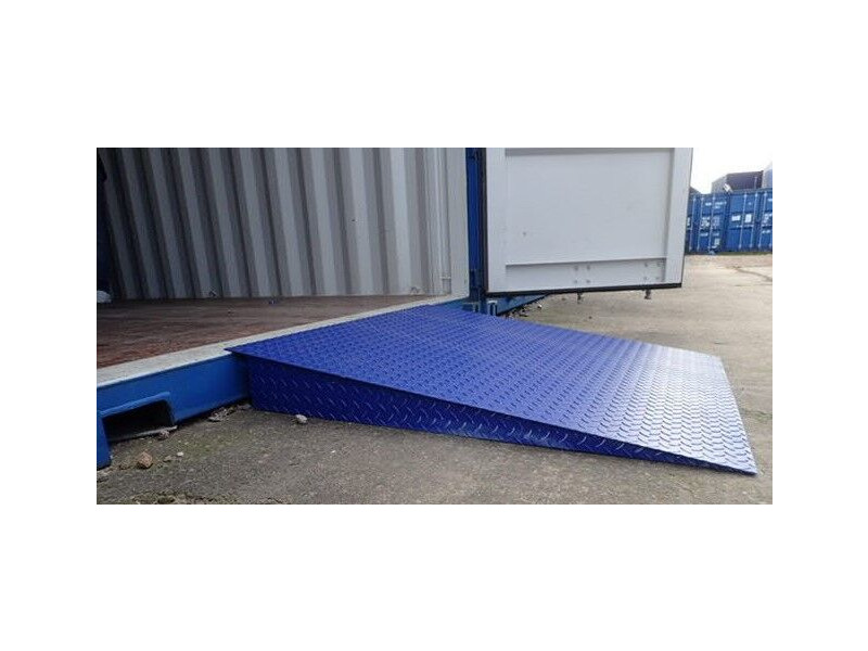 SHIPPING CONTAINERS 4ft x 4ft container ramp - 5 tonnes click to zoom image