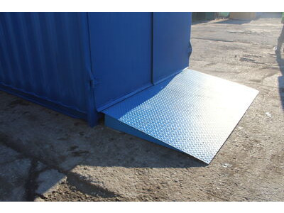 SHIPPING CONTAINERS 8ft x 4ft container ramp - 5 tonnes