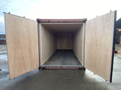 SHIPPING CONTAINERS Used 20ft Ply lined and Insulated - OFF137513