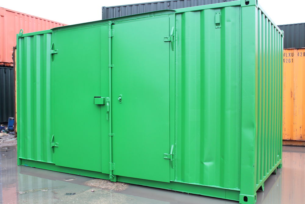 Container with side doors